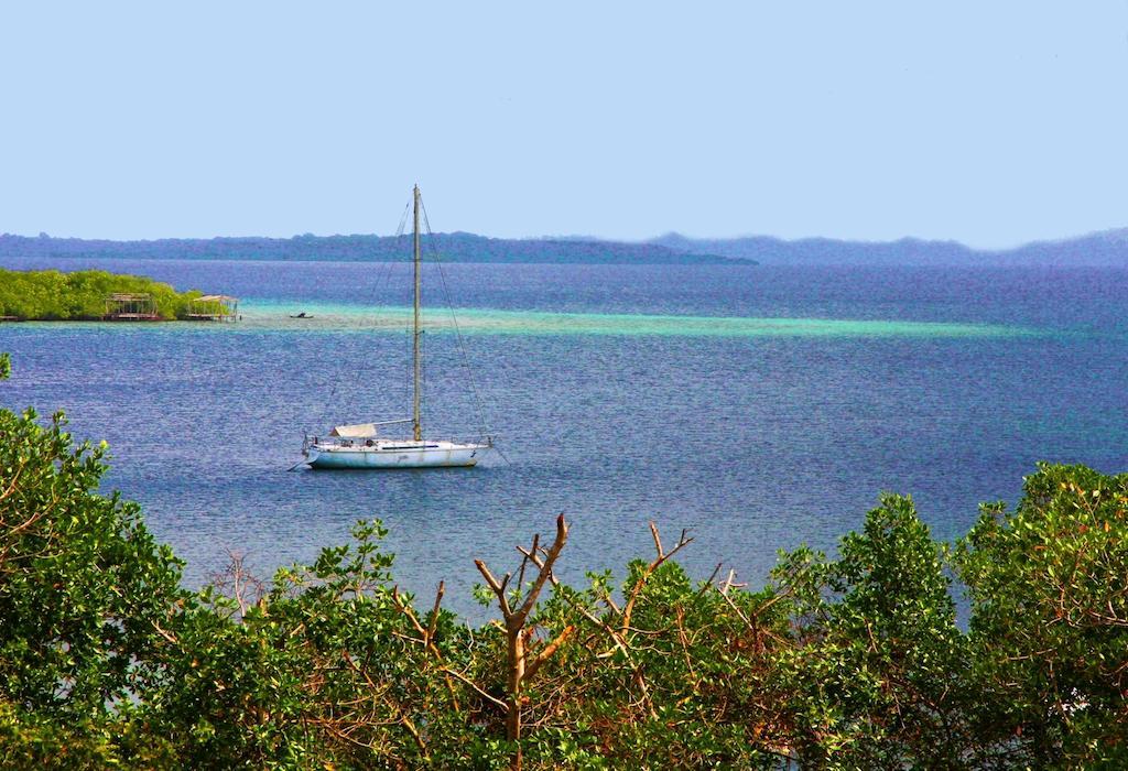 Jardines Vista Del Mar Condos Bocas del Toro Room photo